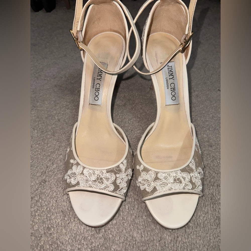 Jimmy Choo Ivory Annie 85 Ankle Strap Heel
Size 39.5